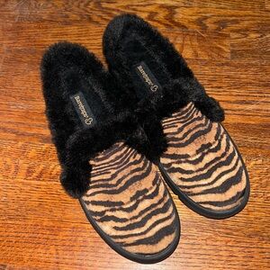Baretrap slippers